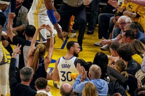 九游体育-关于库里巅峰对决，姆巴佩与50激战IG分钟，赛况扑朔迷离胜负难料！的信息